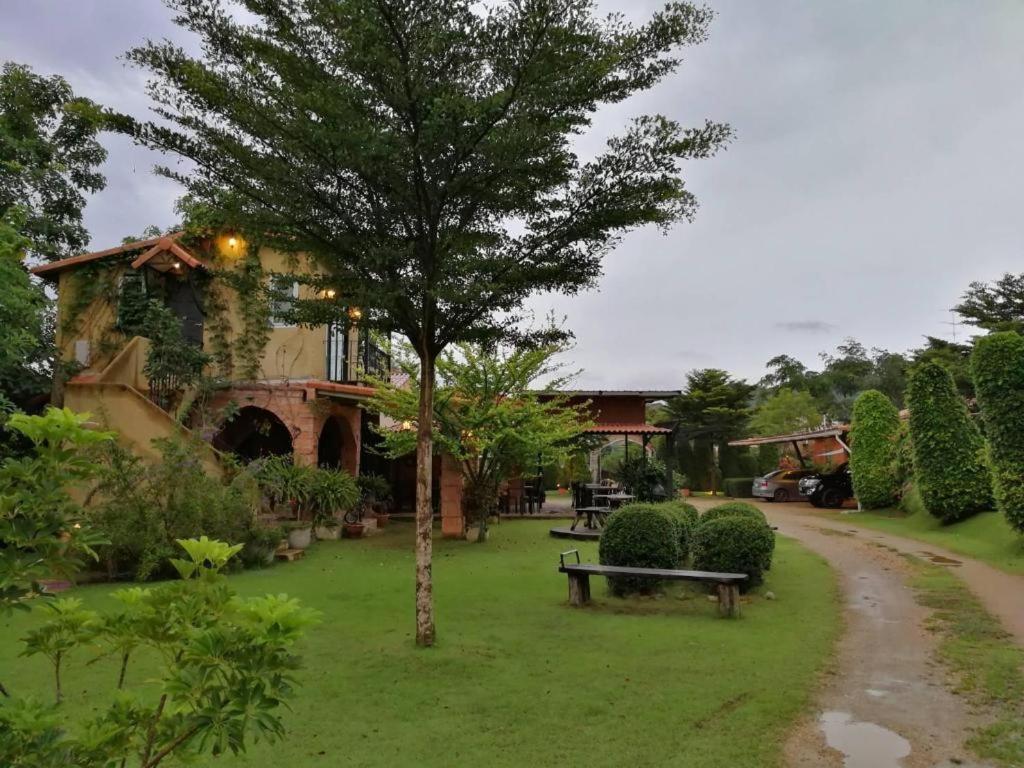 Villa Tuscany Country Resort Suan Phueng Exteriér fotografie
