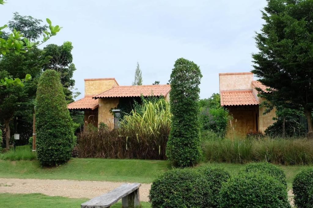 Villa Tuscany Country Resort Suan Phueng Exteriér fotografie